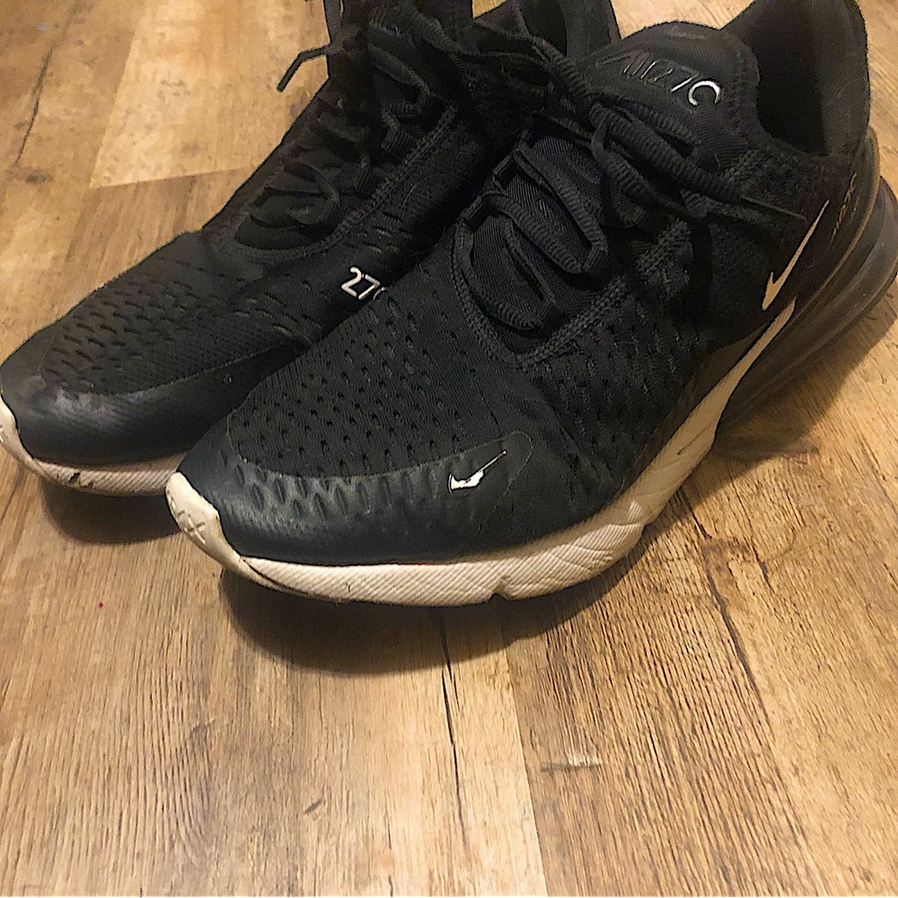 270’s haven’t worn in almost a year still in decent shape 10.5